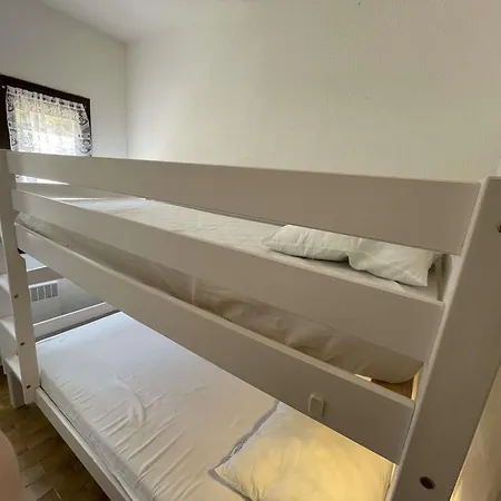 Villa **charmante T3 Climatisee A 200m De La Avec Parking Privatif - Narbonne-plage** - Fr-1-795-46 *